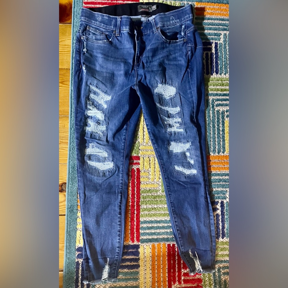Torrid Distressed Bombshell Skinny 16 R